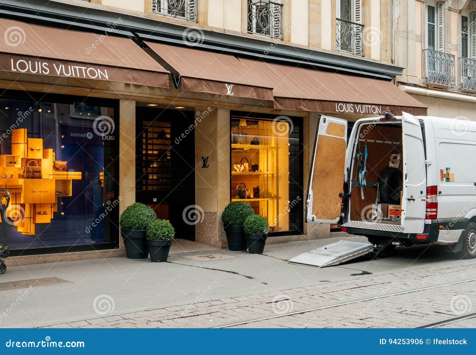 Delivery Van For The Fashion Store Louis Vuitton Editorial Photo - Image of designer, parcel ...