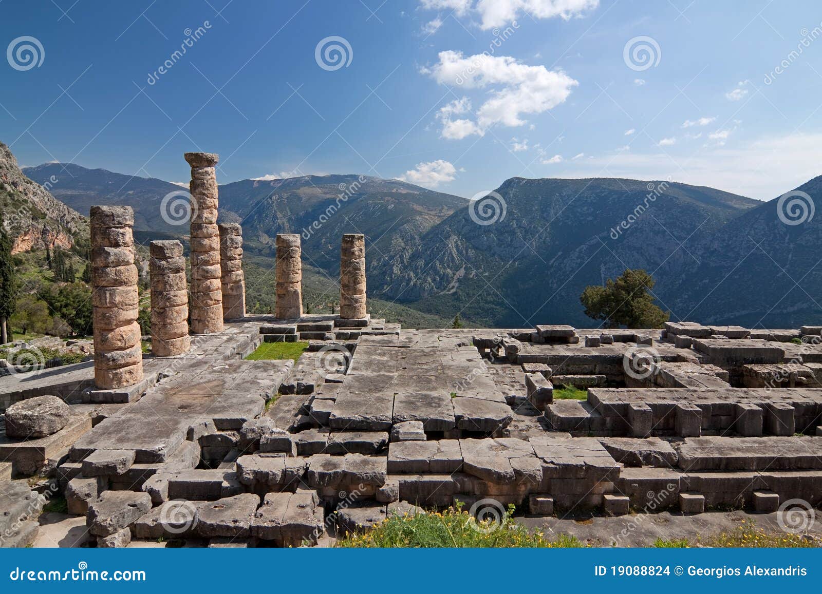 delphi, temple of apollo