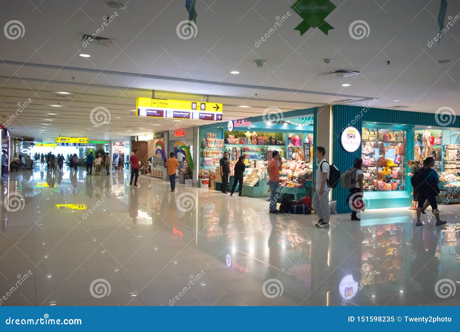 Shopping at Sydney Airport Domestic Terminals