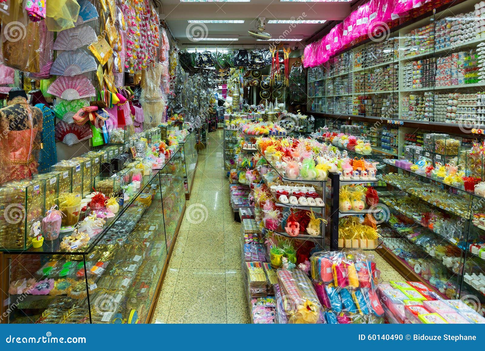 Dentro de una tienda china imagen editorial. Imagen de materia 60140490