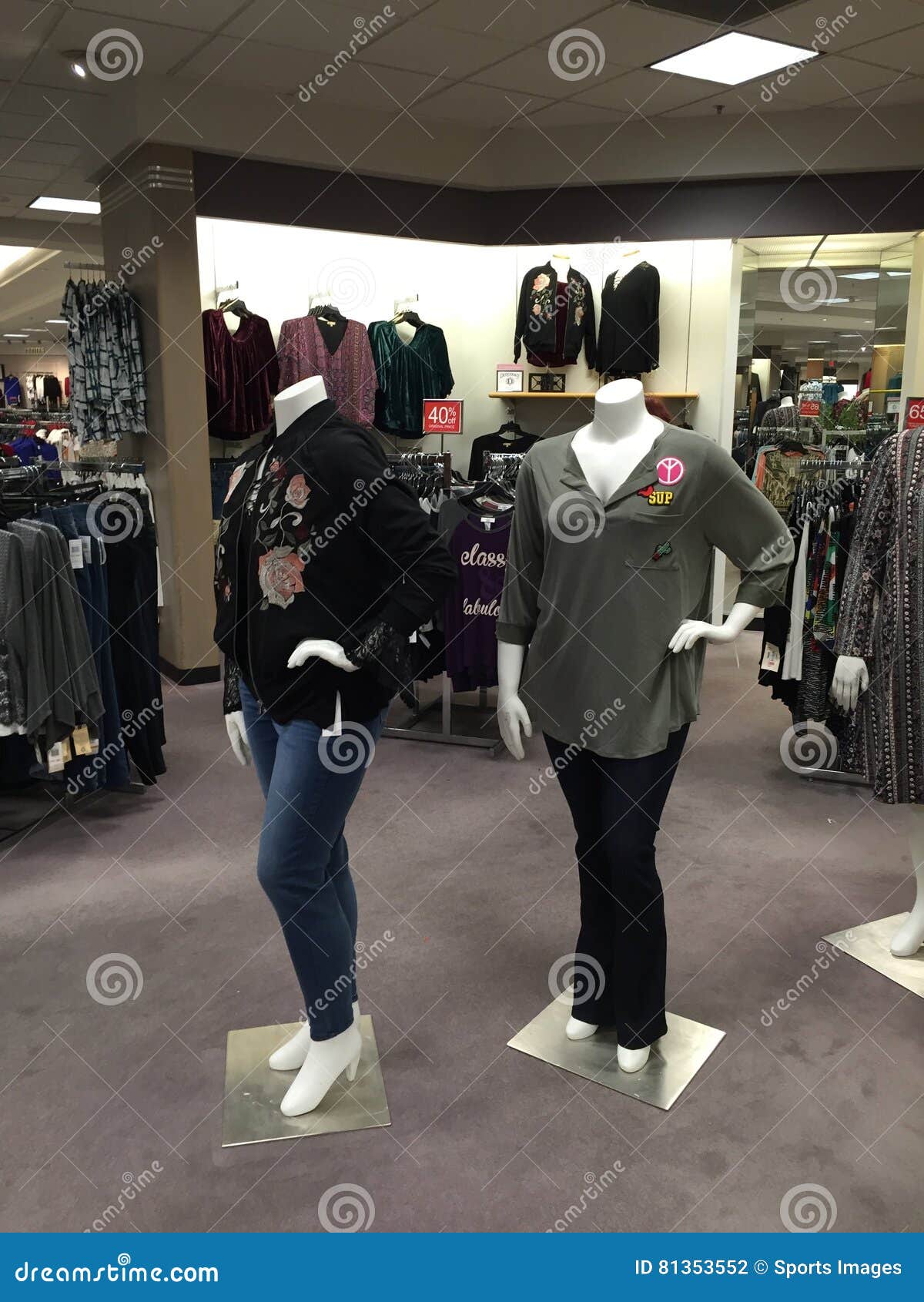 How to dress mannequins in a shopping store: merchandising lessons