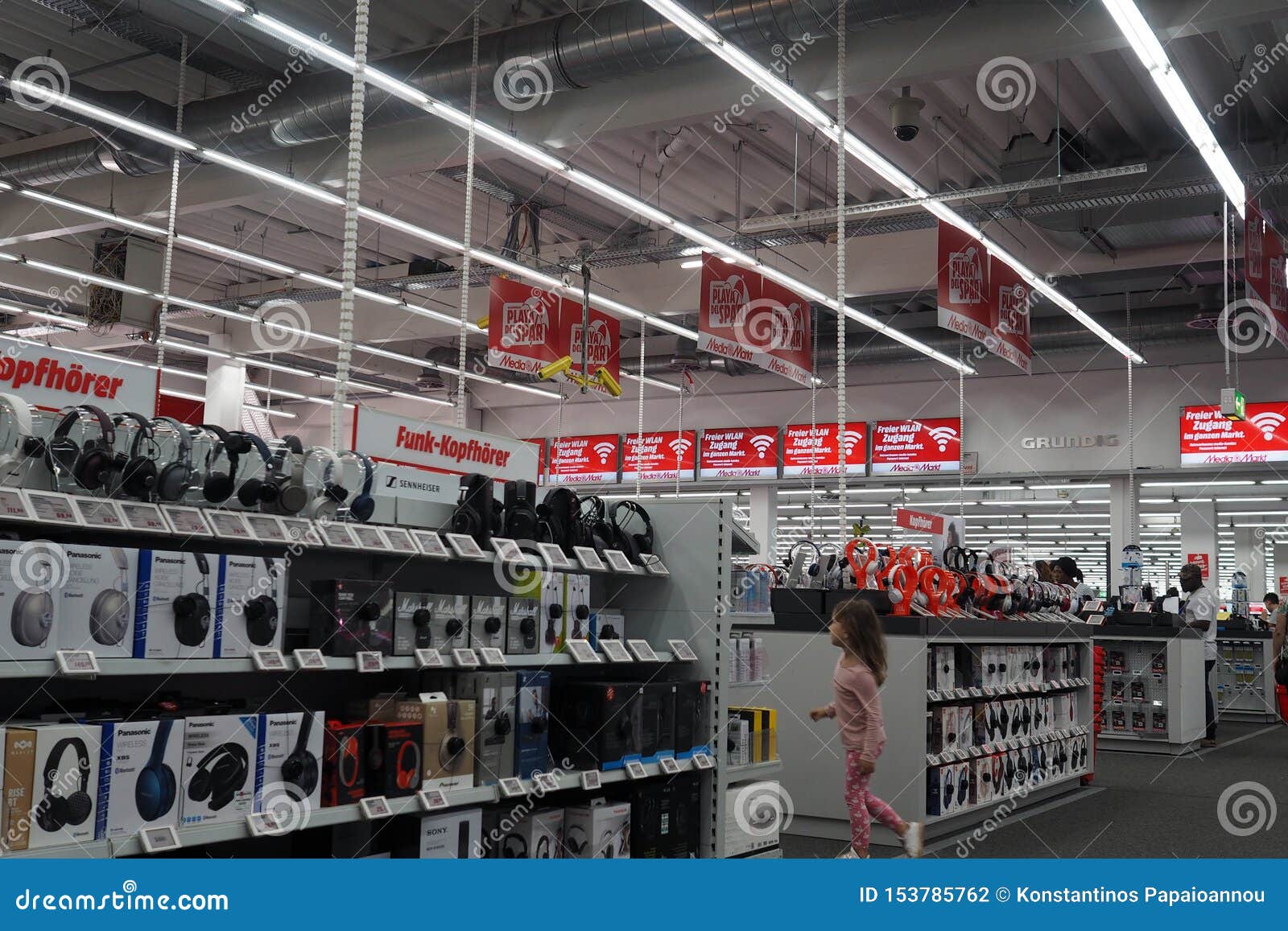 portemonnee schroef Afrika Media Markt in Offenburg, Baden-WÃ¼rttemberg , Germany Editorial  Photography - Image of electronics, computer: 153785762