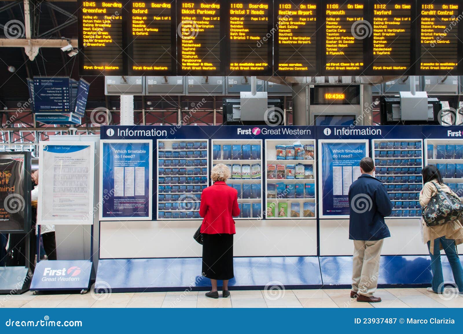 Departures from Paddington editorial photography. Image of united 23937487