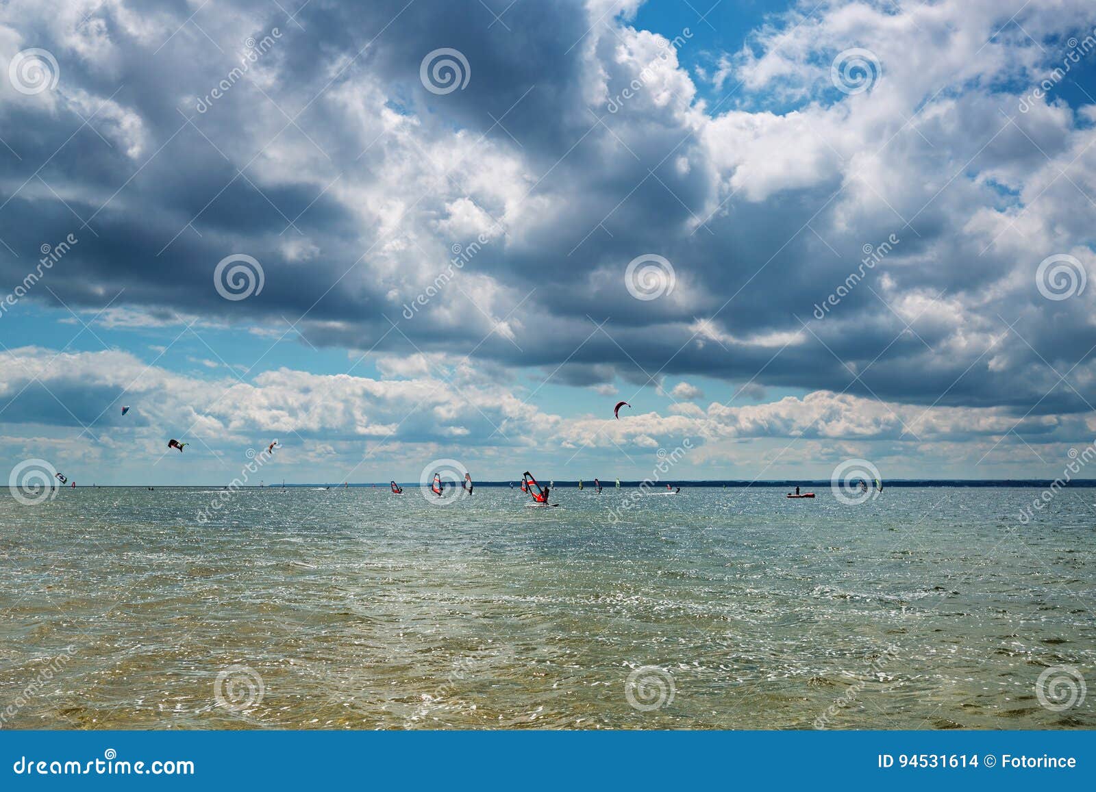 Deporte, Windsurf Y El Kitesurfing Foto de archivo Imagen de windsurfista, polonia 94531614