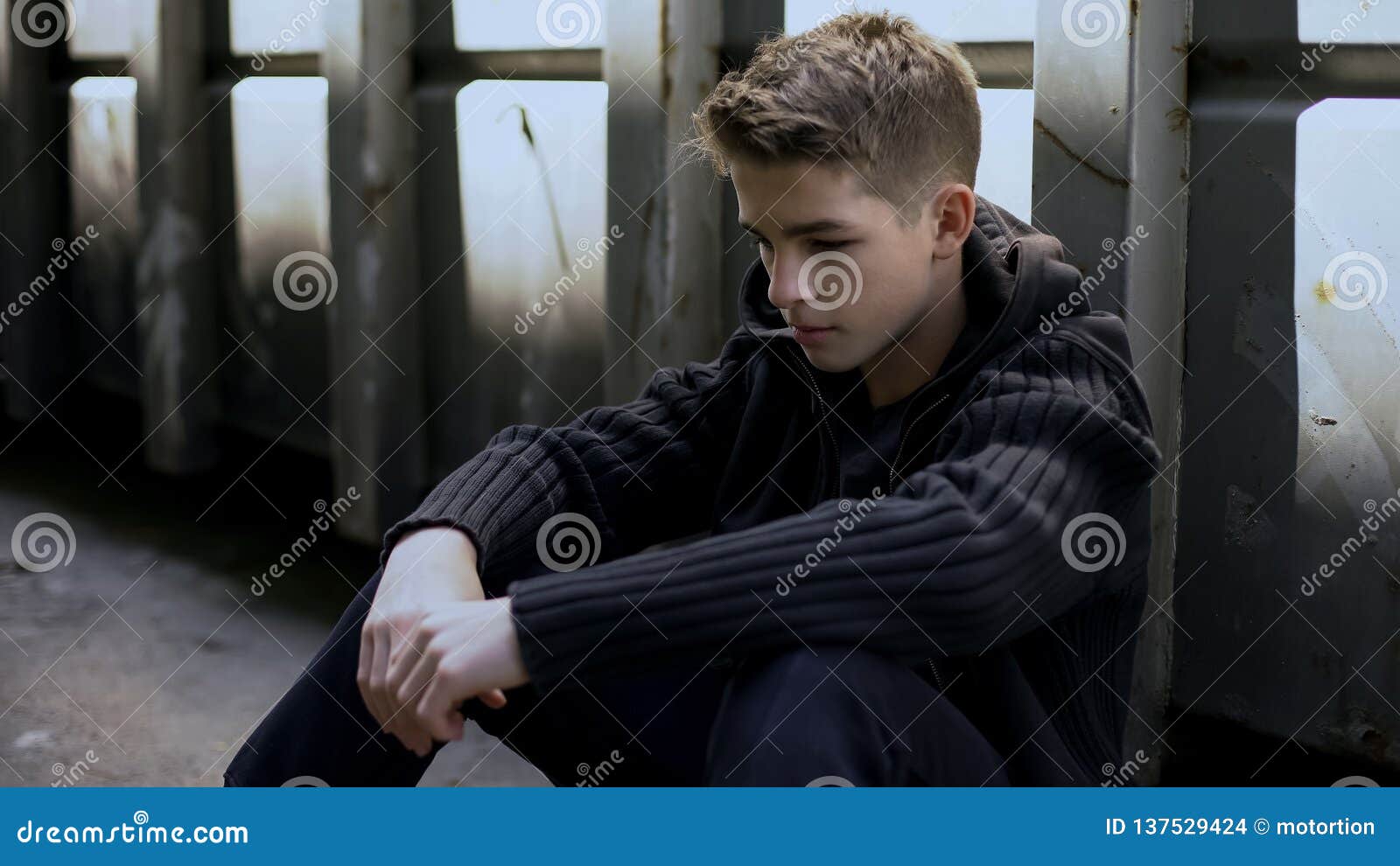 645 Profile Sad Teenager Stock Photos - Free & Royalty-Free Stock Photos from Dreamstime