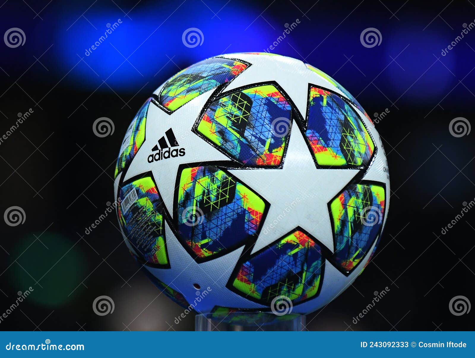 Der Offizielle Uefa Champion Liga-Ball Redaktionelles Stockfoto
