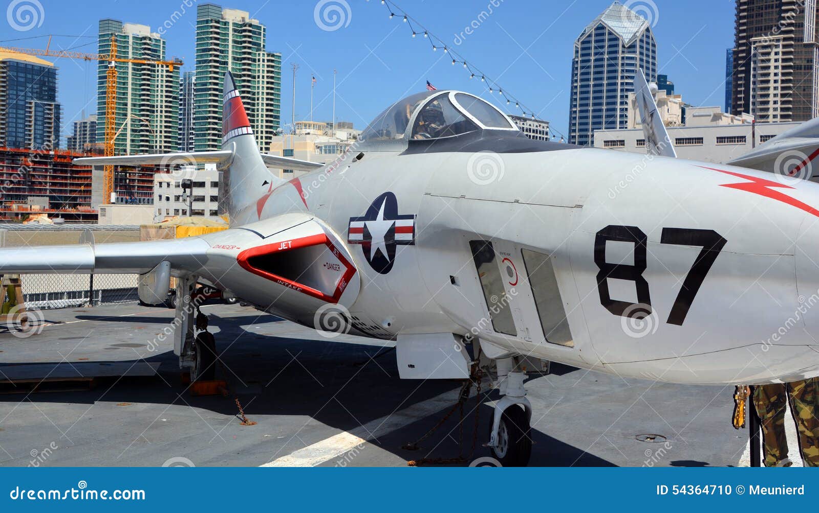 Der Puma Grummans F9F/F-9 redaktionelles bild. Bild von für - 54364710