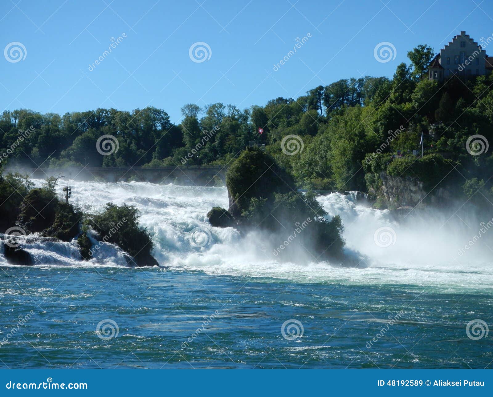 Der RheinWasserfall in Der Schweiz Stockbild Bild von rhein, himmel
