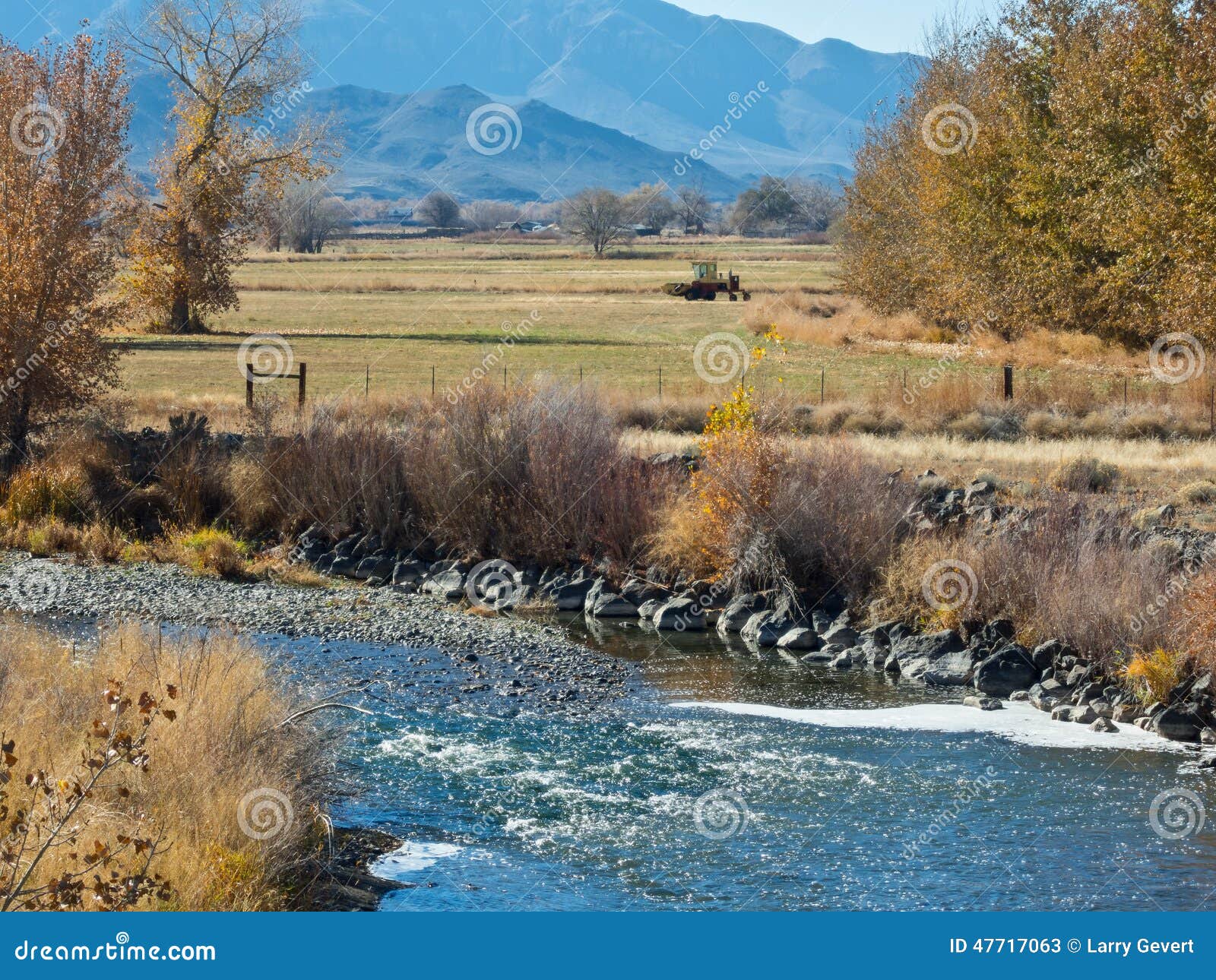 Der Truckee Durch Wadsworth, Nevada Stockbild Bild von landschaft