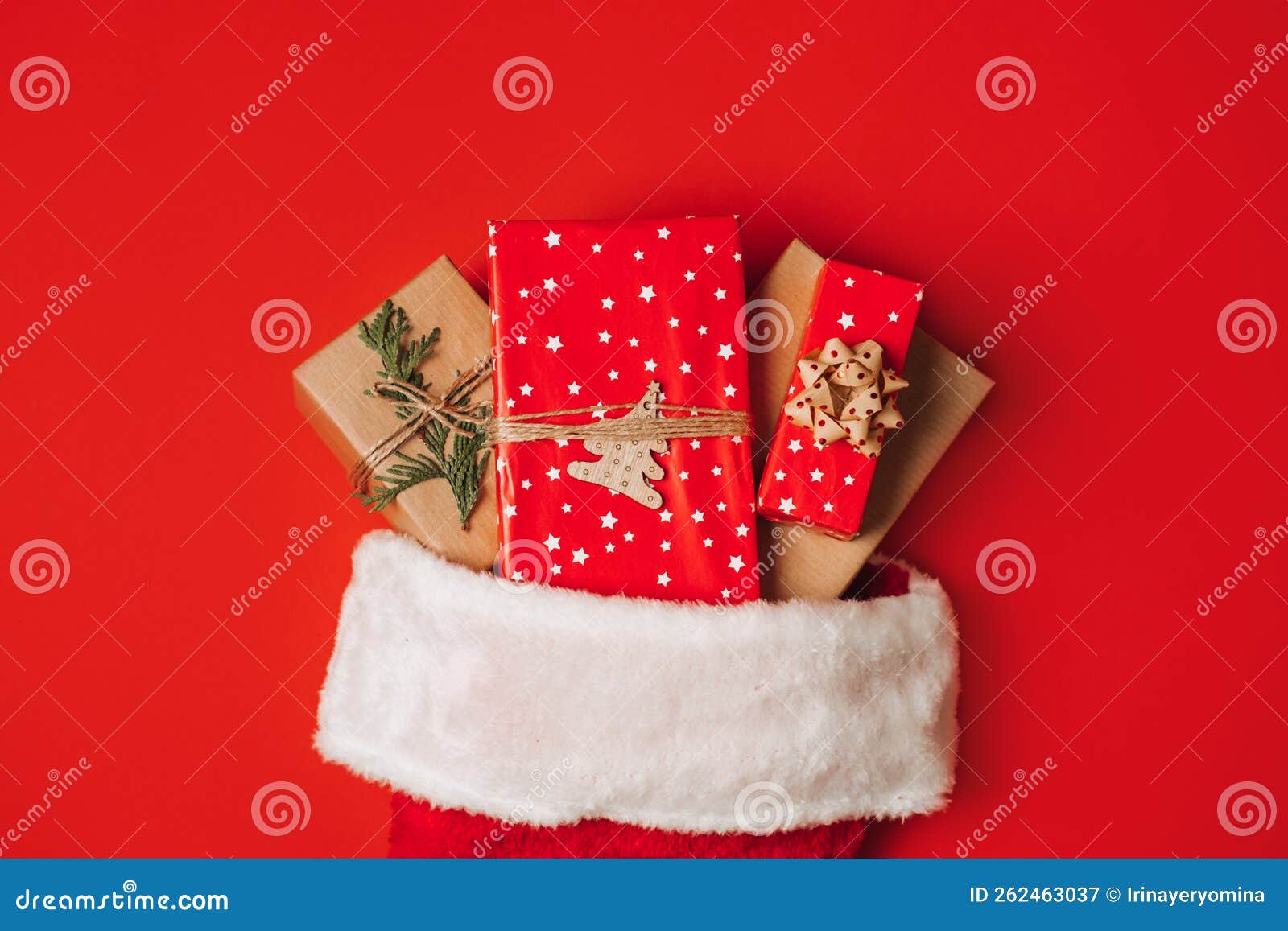 Dernière Minute Noël Cadeaux Pour Amis Collègues Voisins. Réconforter Les  Idées Cadeaux De Noël. Bougies Rouge Zéro Déchet Image stock - Image du  cadre, décoration: 262463037