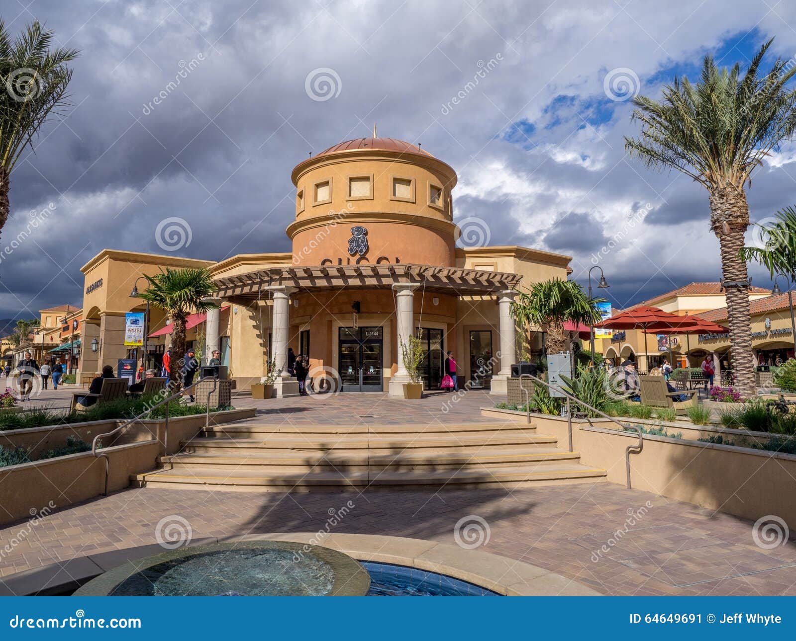 Desert Hills Premium Outlet Mall Editorial Photo - Image: 64649691