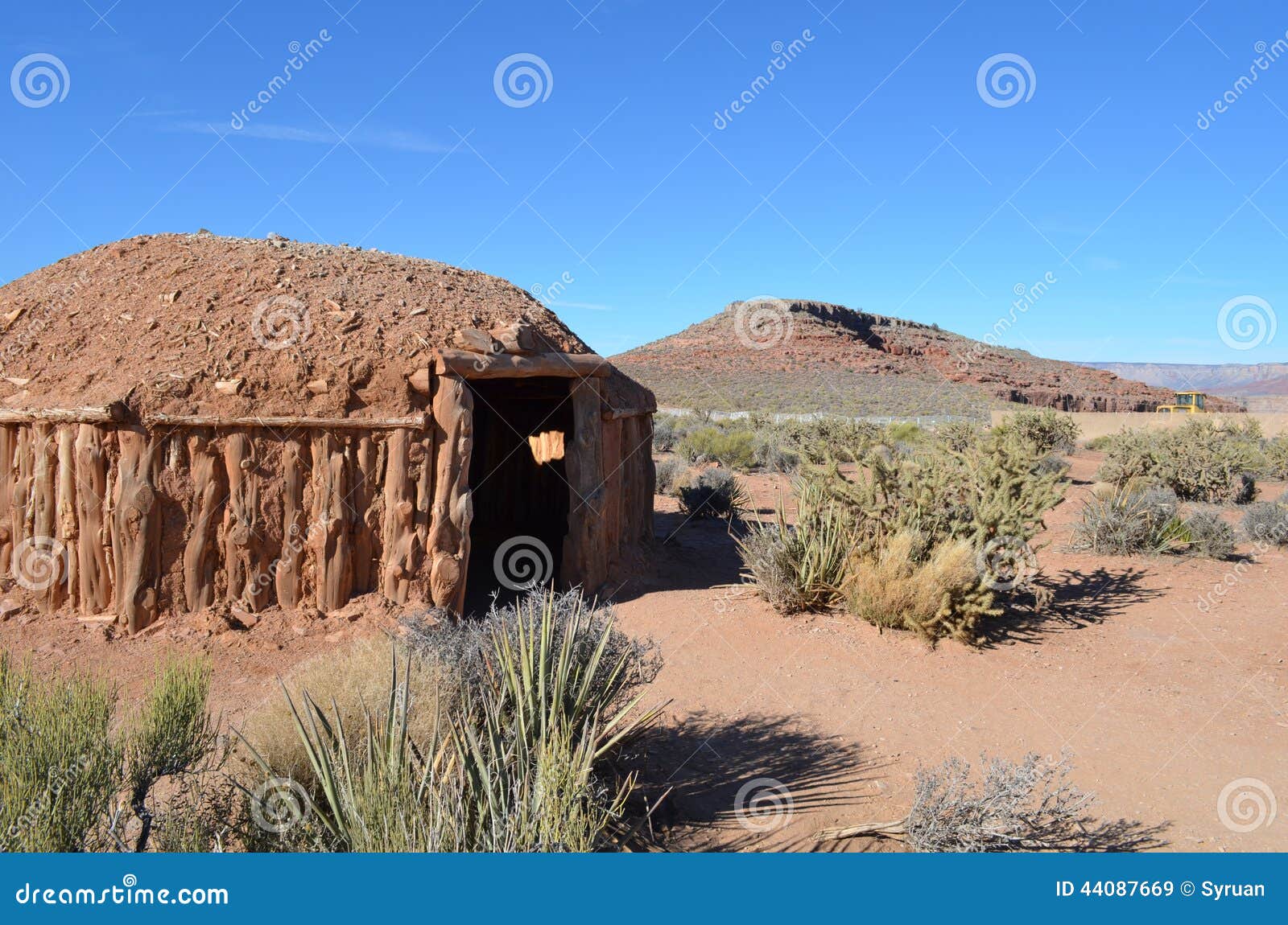 desert hut in mohave desert grand canyon