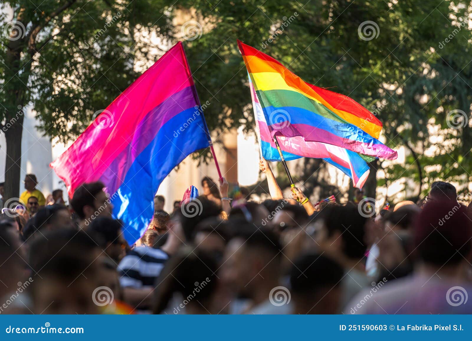 Desfile Do Orgulho Gay Em Madrid Foto De Stock Editorial Imagem De Comunidade Diversidade