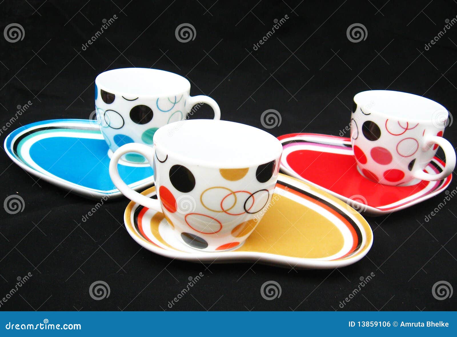 er cups and saucers