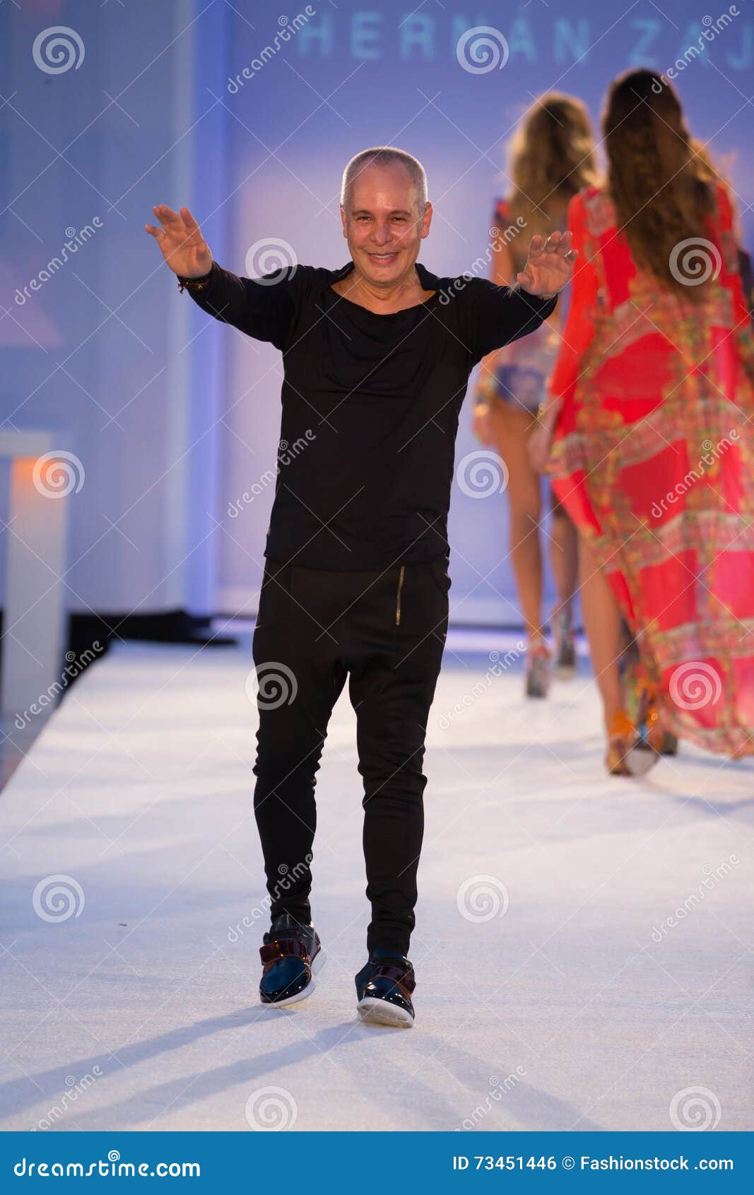 Smile Down the Runway ‒ SERIES FINALE