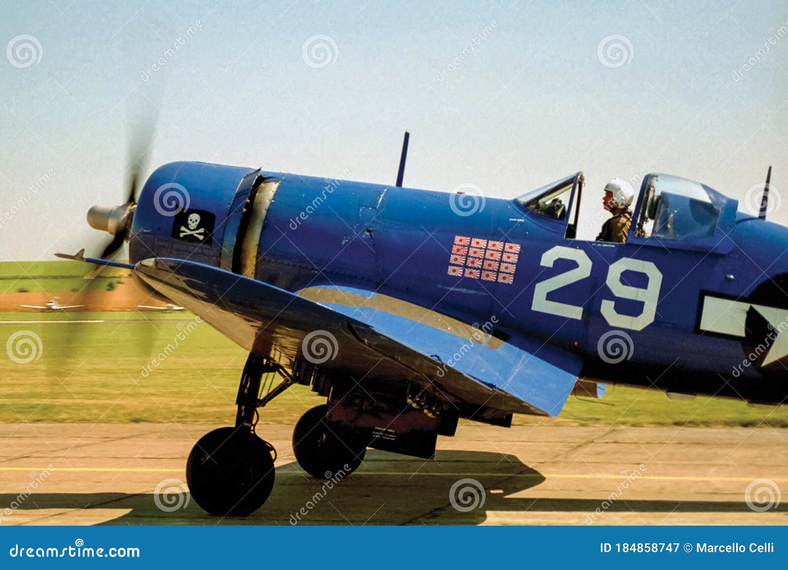 Despegue De Aviones De La Segunda Guerra Mundial Fotografía editorial -  Imagen de empuje, neatness: 184858747