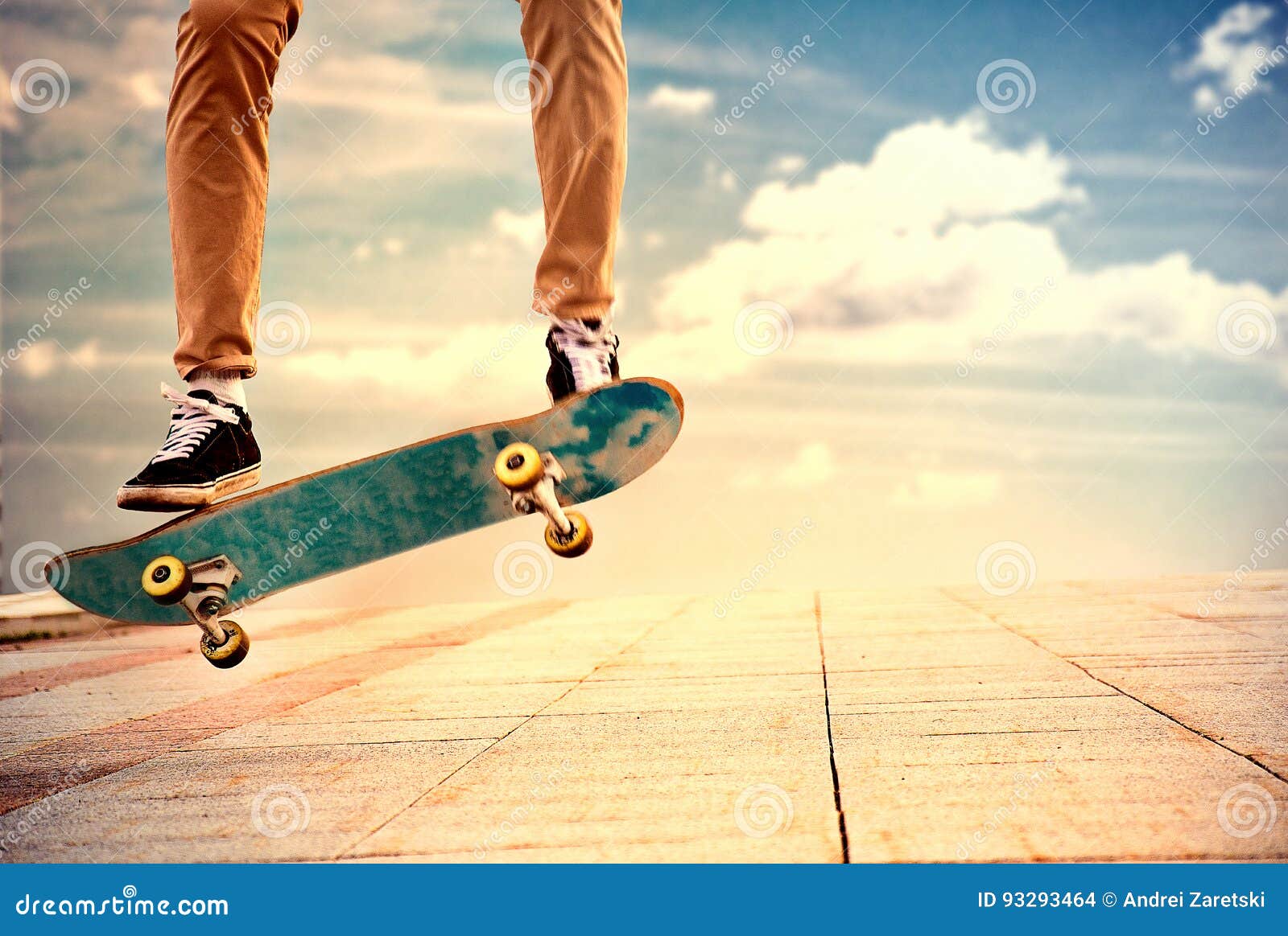 Desperate Guy Makes Extremely Dangerous Elements on the Skateboard