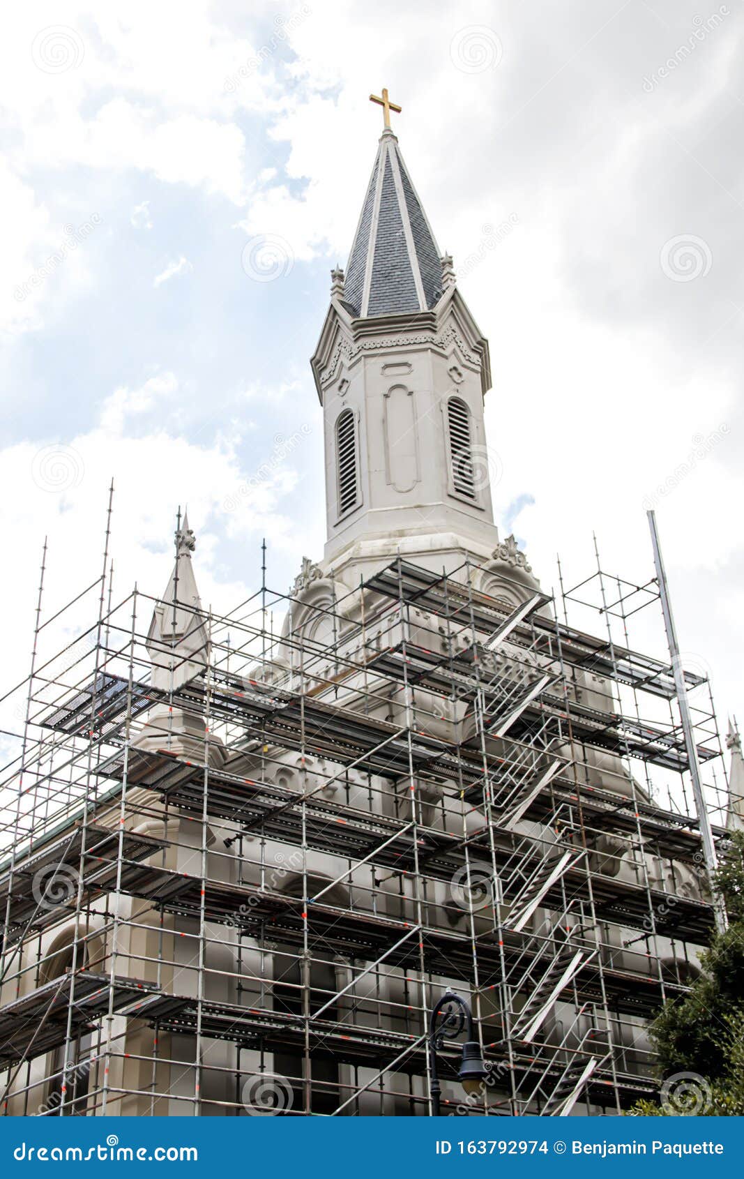 Despliegue En Una Vieja Iglesia En Construcción Foto de archivo - Imagen de iglesia, torre: 163792974 Despliegue En Una Vieja Iglesia En Construcción Foto de archivo - Imagen de iglesia, torre: 163792974