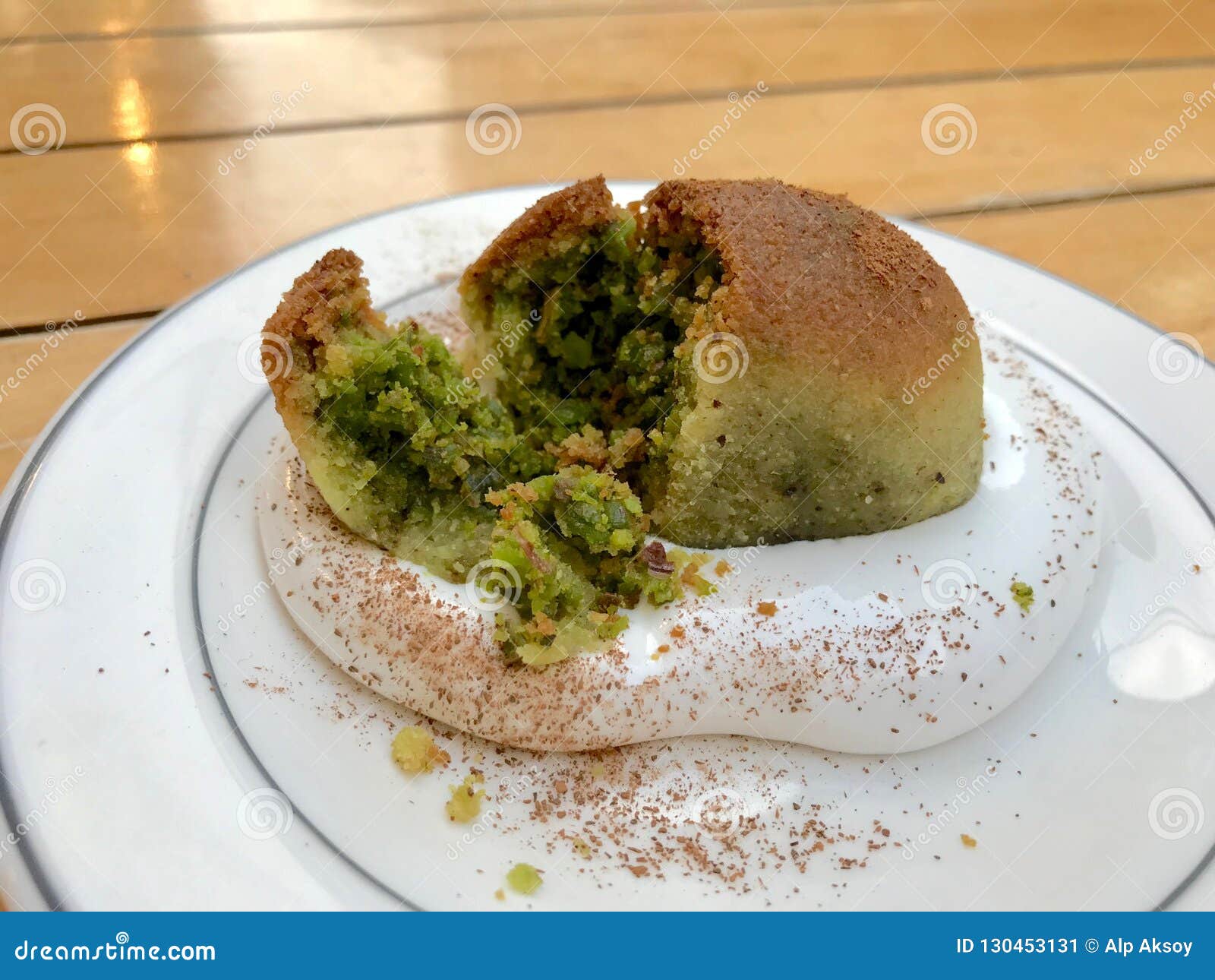 Dessert Turc Kerebic De Mersin Avec La Poudre De Pistache Et La Creme De Soapwort Mauvaise Herbe De Reunion De Sorcieres Image Stock Image Du Bonbons Nourriture Dessert Turc Kerebic De Mersin Avec La Poudre De Pistache Et La Creme De Soapwort Mauvaise Herbe De Reunion De Sorcieres Image Stock Image Du Bonbons Nourriture
