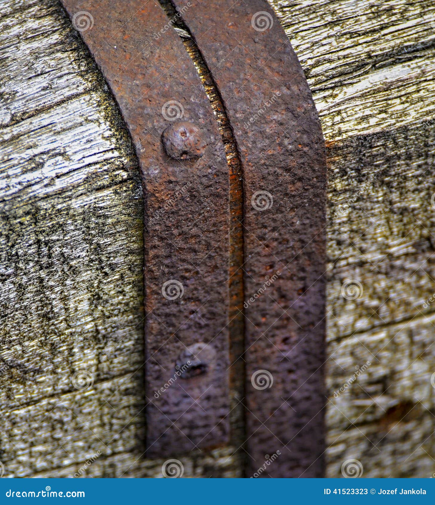detail the old railroad tie