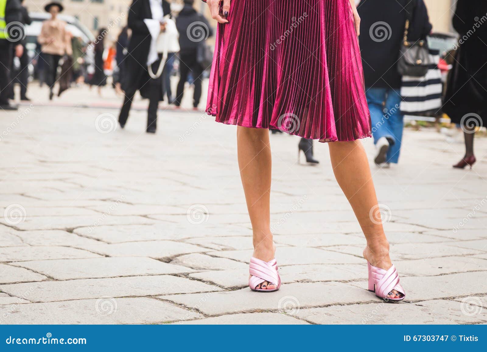 Man with Gucci Shoes and Louis Vuitton Bag before Gabriele Colangelo  Fashion Show, Milan Fashion Week Street Editorial Stock Photo - Image of  week, colangelo: 194564903