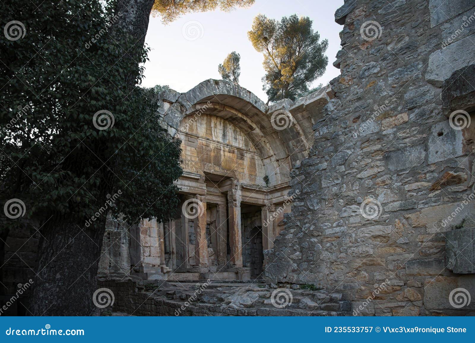 detail of the temple of diana in the gardens of the fountain, nÃÂ®mes, france