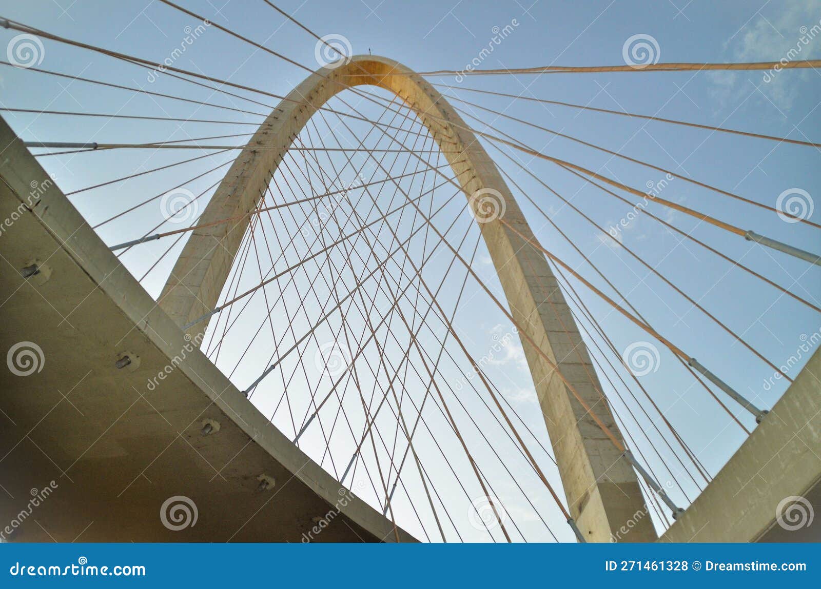 underneath view of the arco da innovation taiada bridge