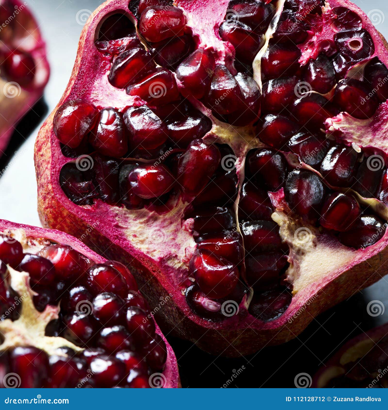 Detalle De Una Granada Abierta Foto de archivo Imagen de detalle