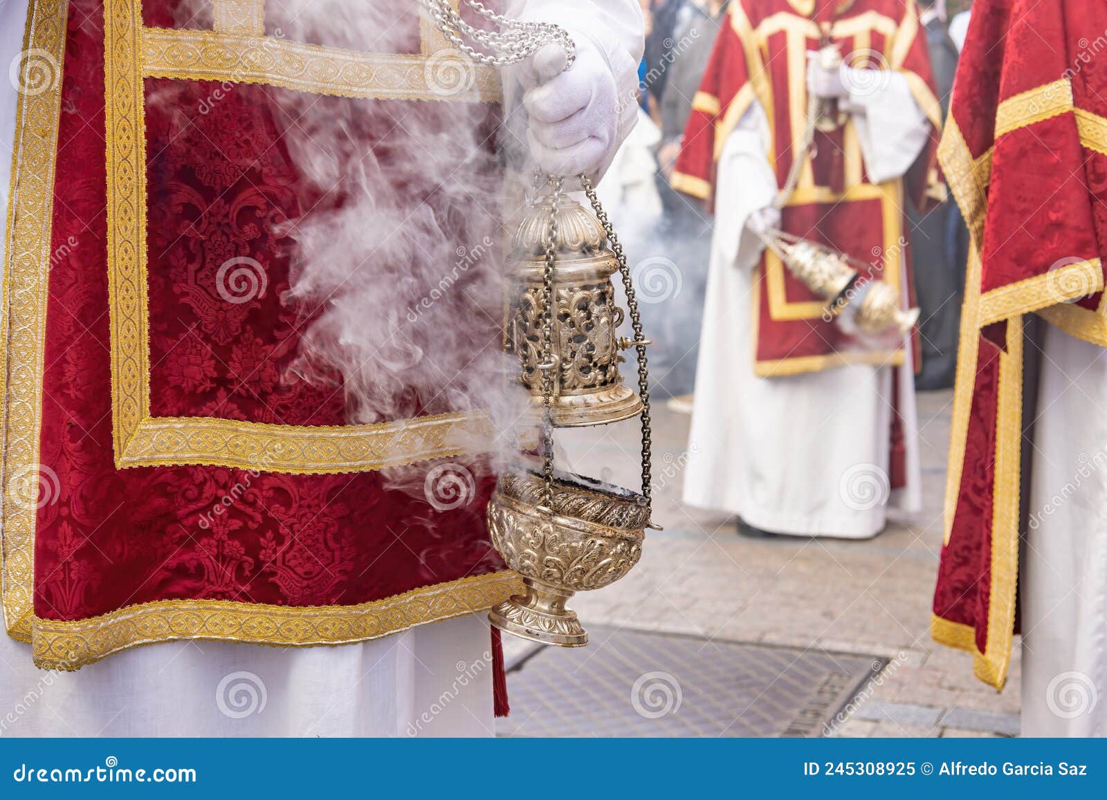 Incensario De La Plata O De La Alpaca Para Quemar Incienso En La Semana  Santa Foto de archivo - Imagen de censor, cristiano: 34745040