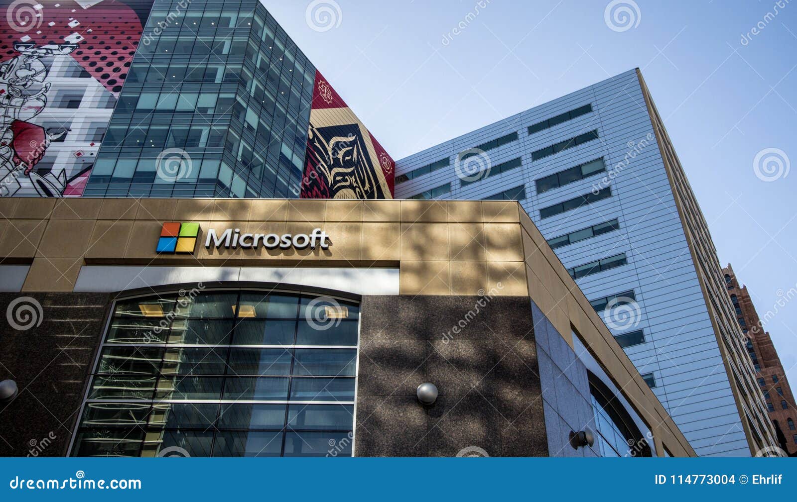 Microsoft Office Building in Downtown Detroit Michigan Editorial Stock  Image - Image of urban, skyscraper: 114773004