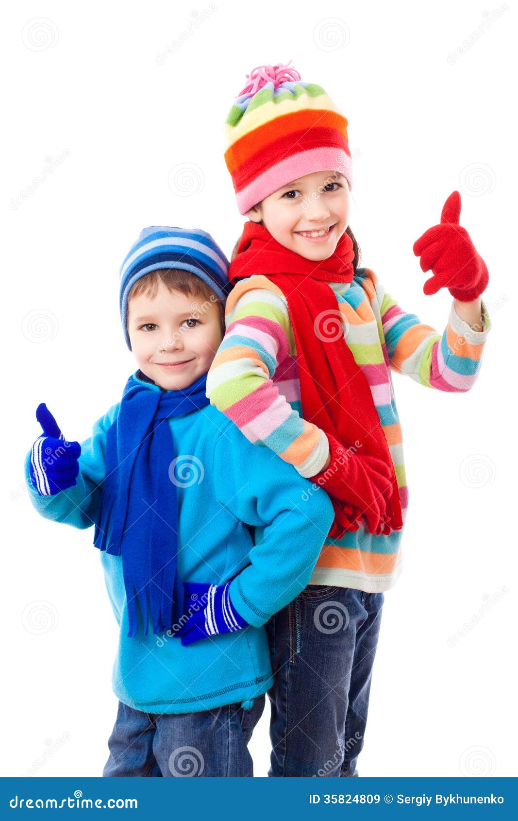 Deux Enfants Dans Des Vêtements D'hiver Image stock - Image du froid,  amusement: 35824809