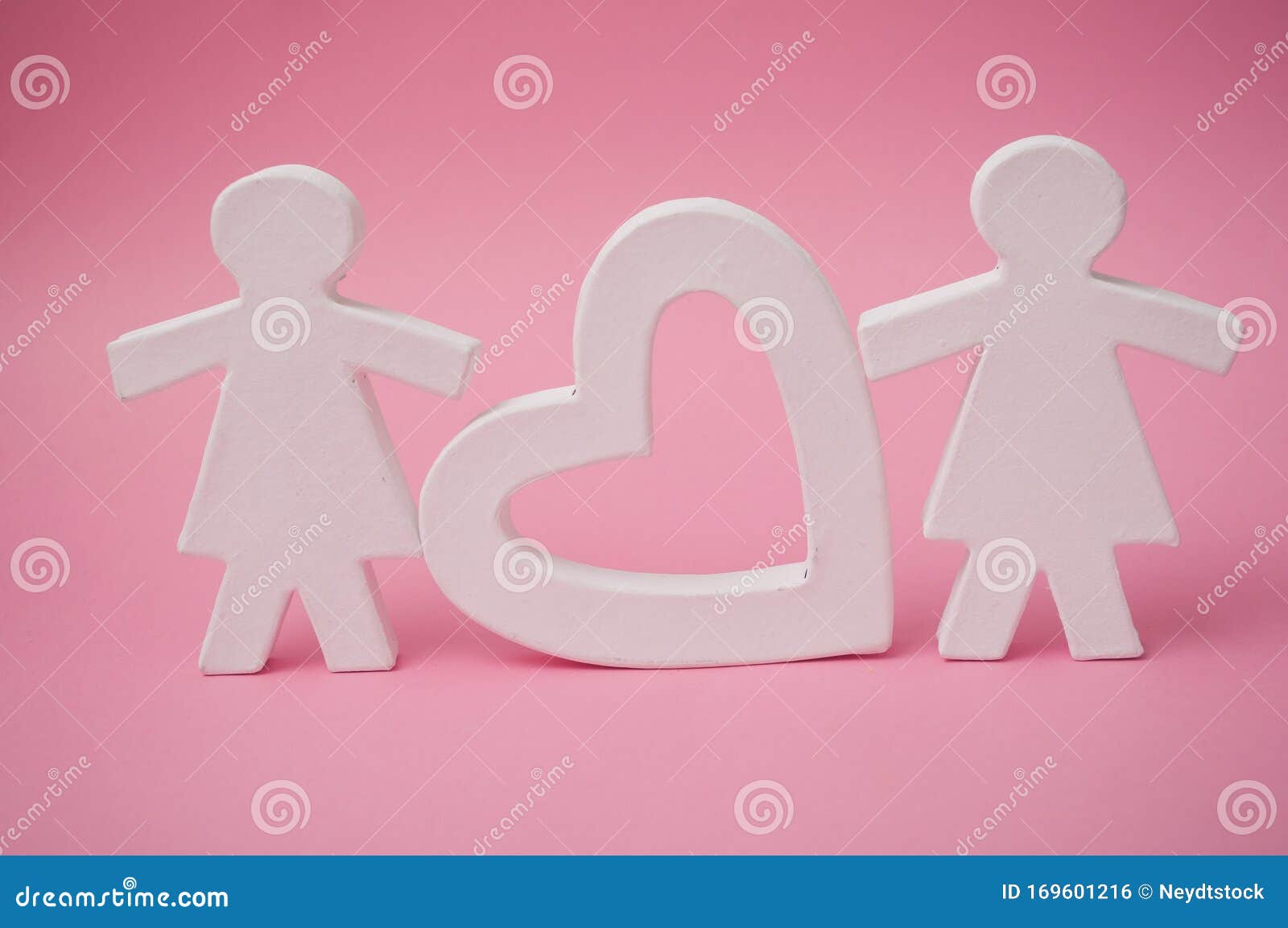 Deux Filles Et Coeurs Sur Le Concept D Amour Lesbien De Fond De Rose Photo Stock Image Du Connexion Jour Deux Filles Et Coeurs Sur Le Concept D Amour Lesbien De Fond De Rose Photo Stock Image Du Connexion Jour
