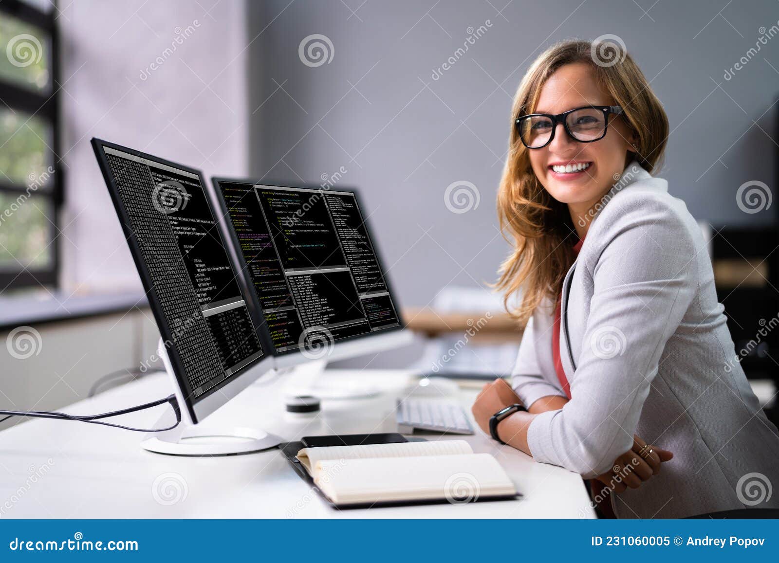 developer programmer woman coding software