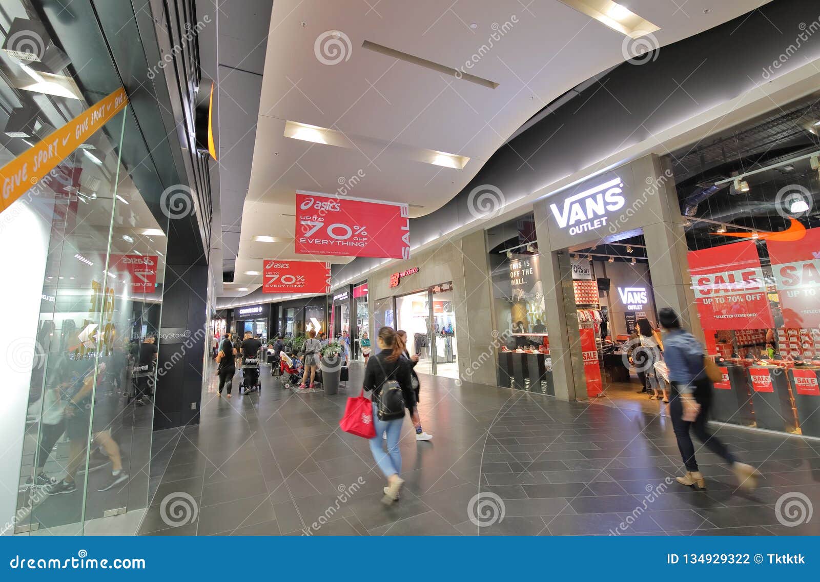 DFO Shopping Mall Melbourne Australia Editorial Photography - Image of mall, melbourne: 134929322