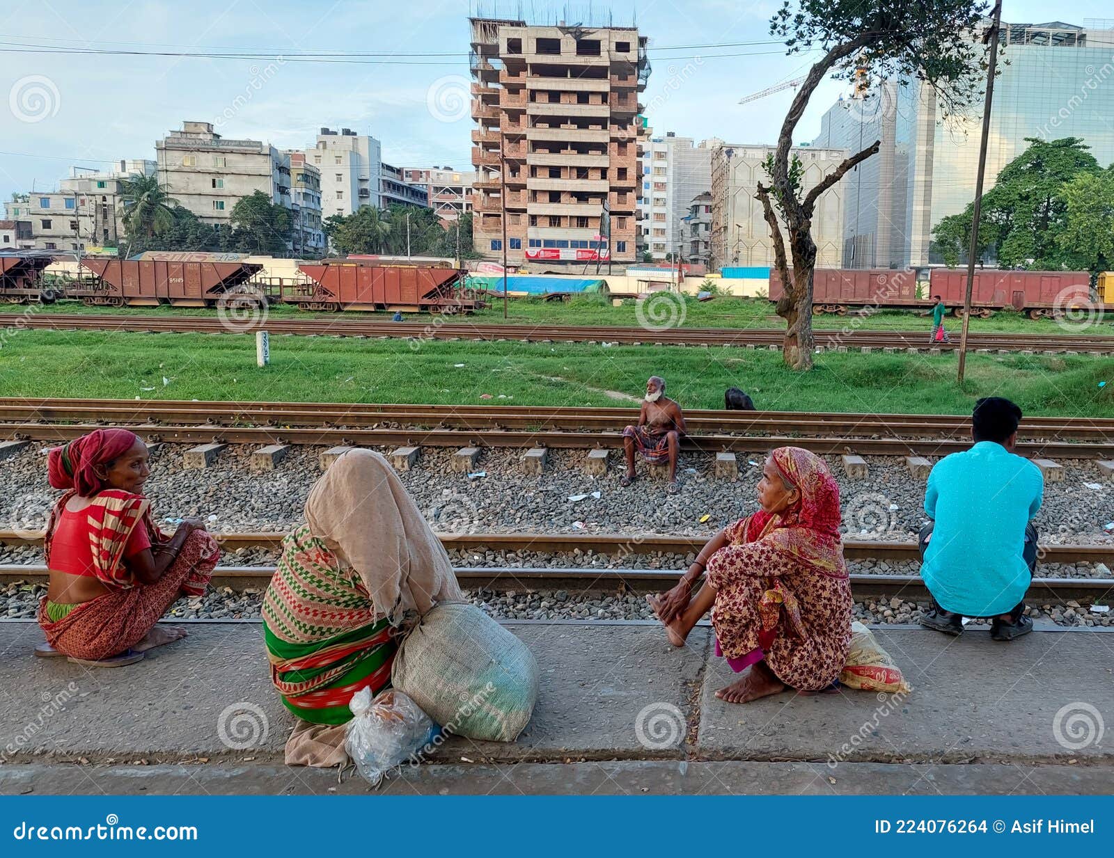 Dhaka Bangladesh 11072021 : Pessoas Pobres E Famintas, Indefesas