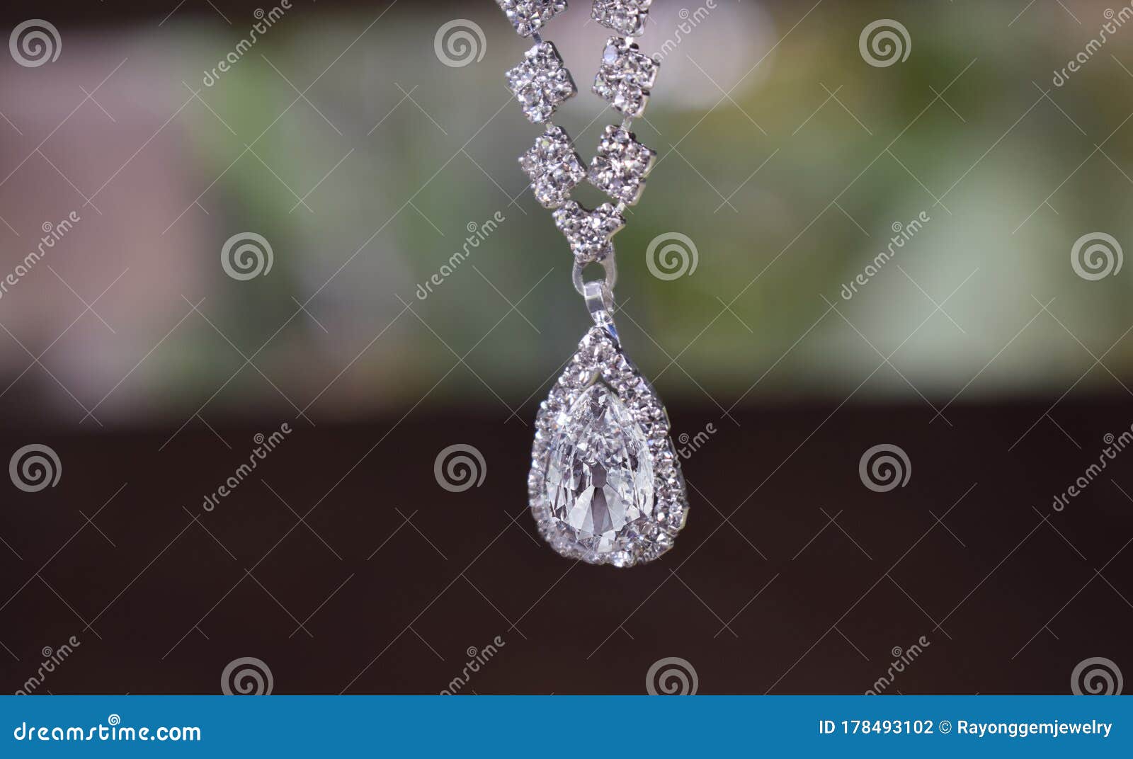 American Diamond Necklace Set Cz Stone Party Wear Premium Design Jewelery  at Rs 1000/set | American Diamond Necklace in New Delhi | ID: 2851234758533