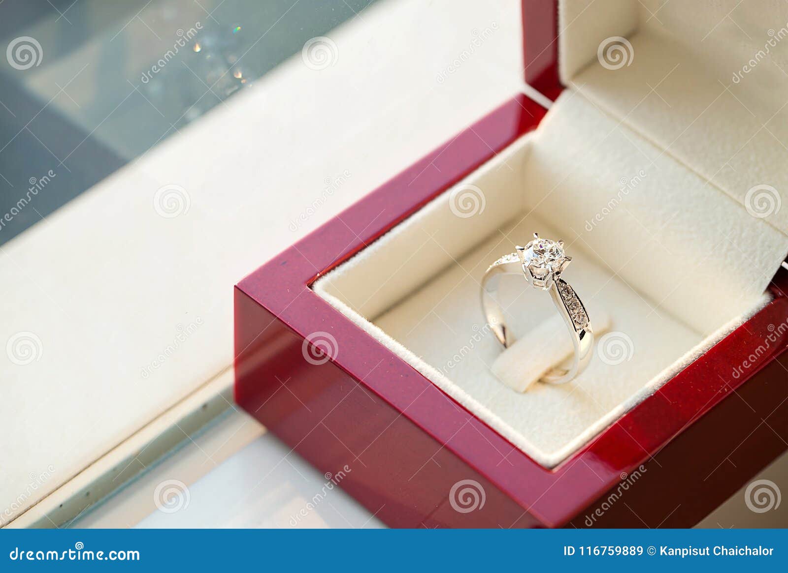 Diamond Ring, Wedding Ring, Wedding Ring Bride Price. Wedding Symbols