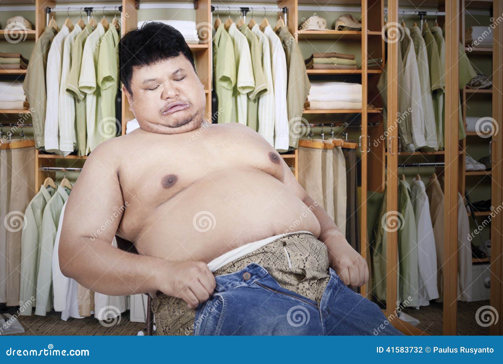 Dicker Mann Mit Seinen Alten Jeans Stockfoto Bild Von Erwachsener Asiatisch 41583732