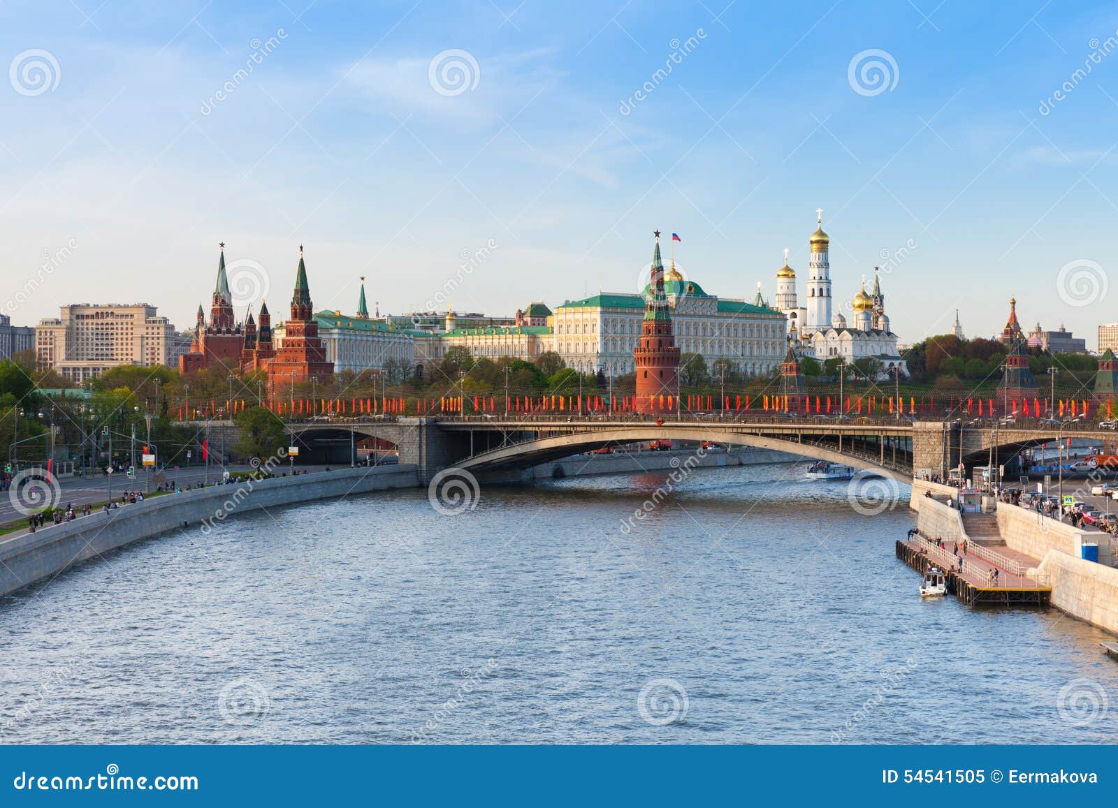 Die Ansicht Des Moskaus Der Kreml Bei Sonnenuntergang ...
