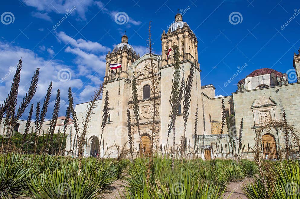 Die Kirche Von Santo Domingo De Guzman in Oaxaca Mexiko Redaktionelles Bild Bild von santiago