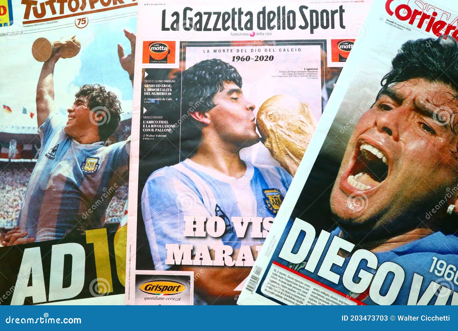 Diego Armando Maradona 19602020 Periódicos De Portada De Italia Foto de  archivo editorial - Imagen de taza, pasado: 203473703
