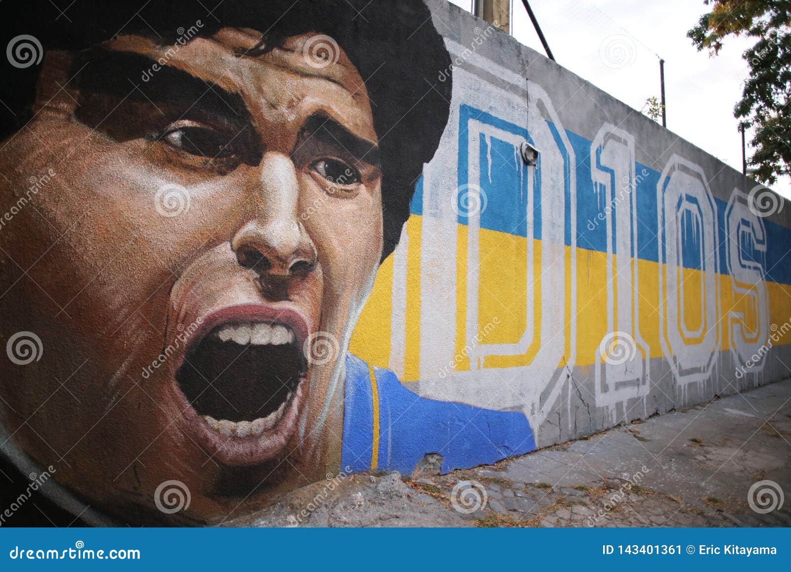 diego-armando-maradona-wall-graffiti-buenos-aires-argentina-march-diego-armando-maradona-graffiti-wall-impression-one-block-away-143401361.jpg