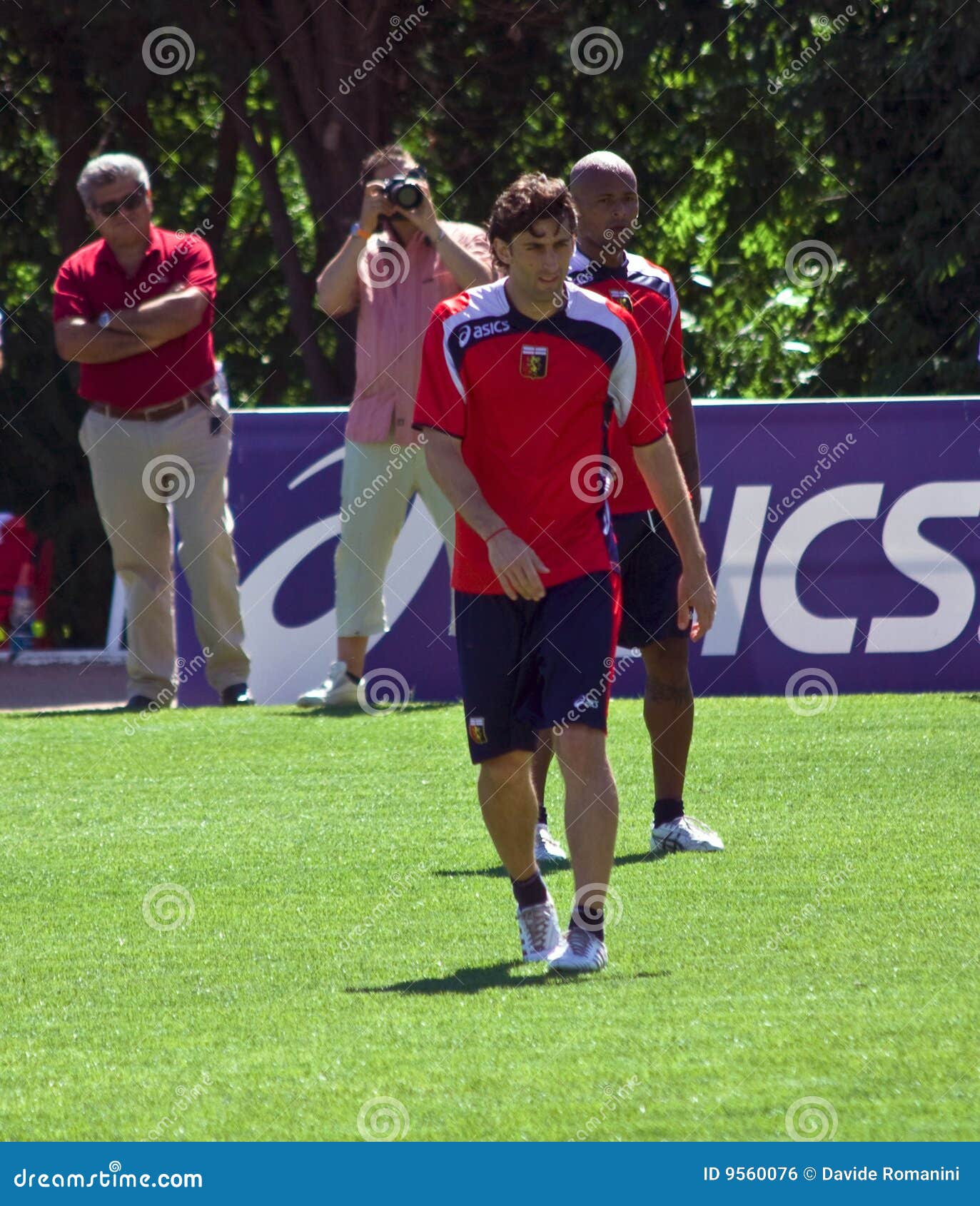 Diego Milito editorial photo. Image of genoa, soccer, blue 9560076
