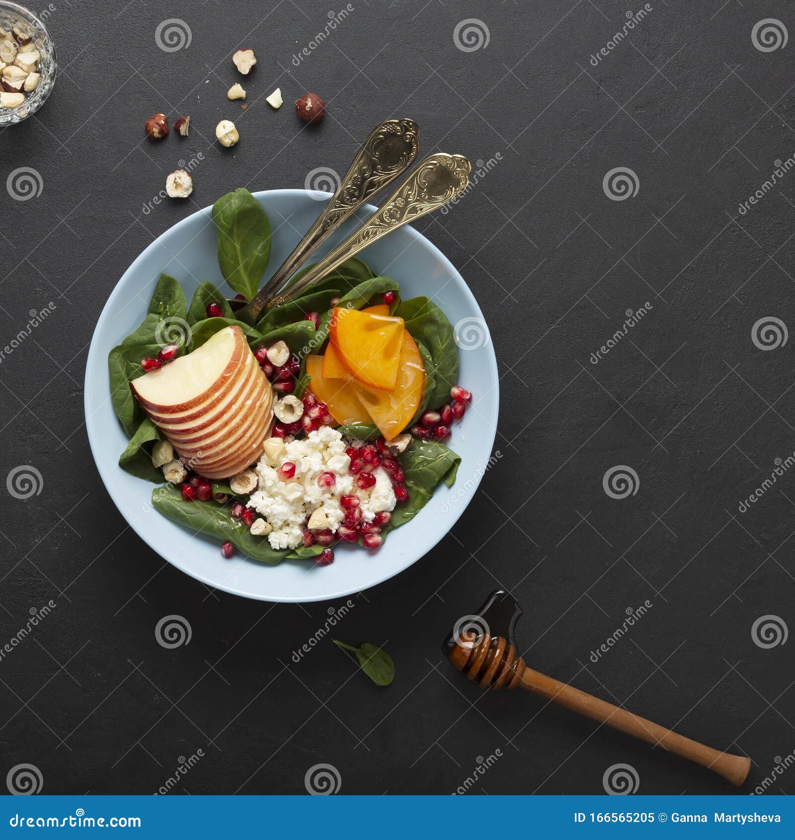 Dieta Mediterránea, Comida, Desayuno Saludable, Miel De Granola, Smoothie, Receta  De Ensalada De Espinacas, Tiroides Hiperactivos Imagen de archivo - Imagen  de alimento, rojo: 166565205