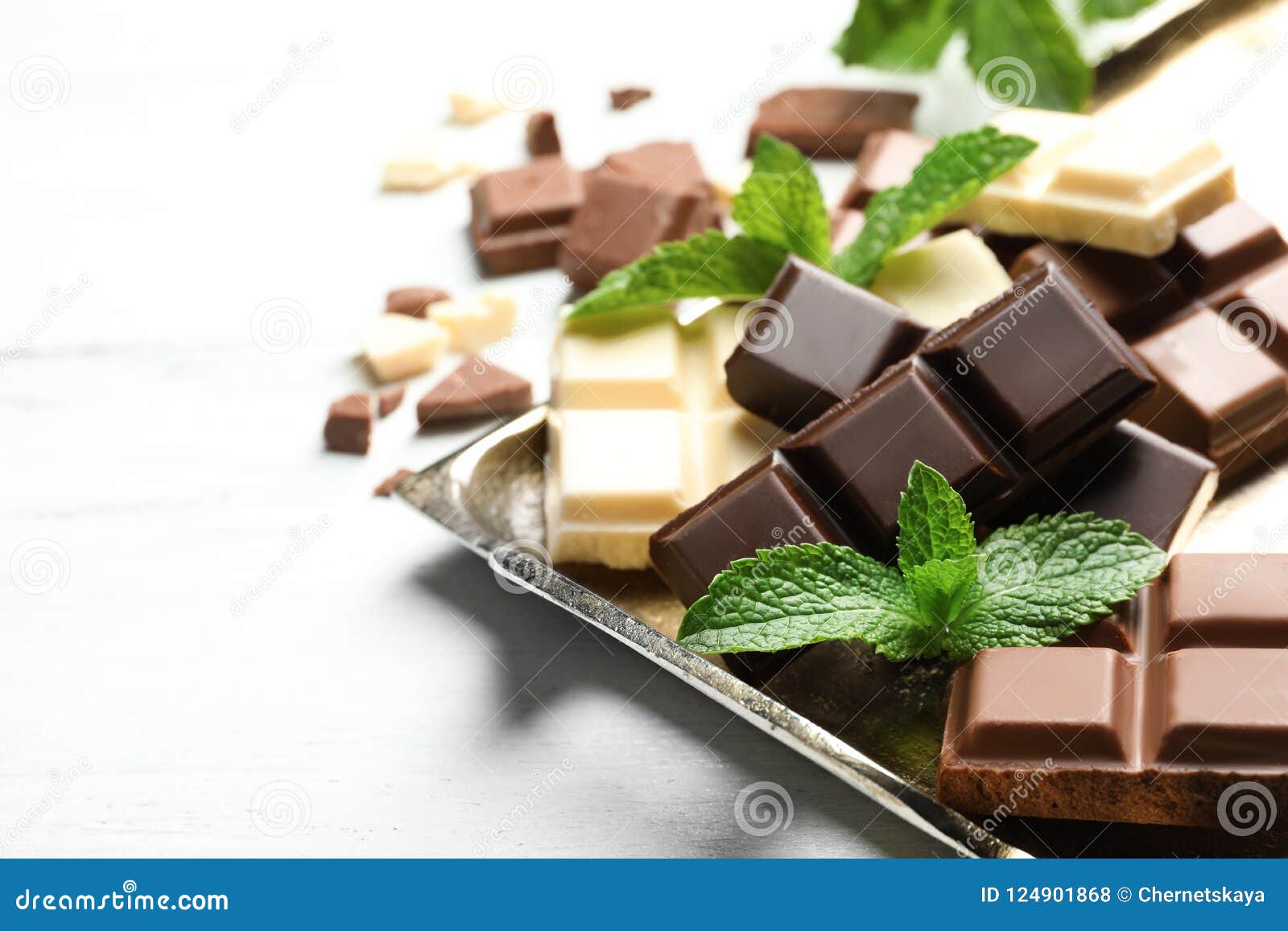 Diferentes Tipos De Chocolate Con La Menta Foto de archivo Imagen de