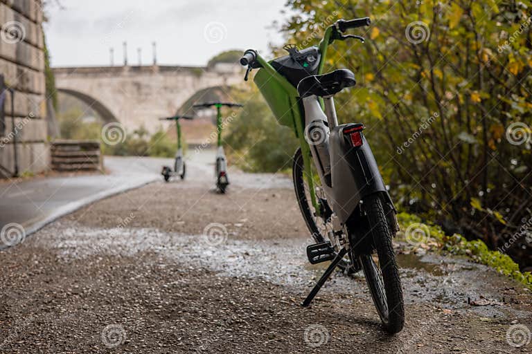 Different Electric Mobility Options in the City of Rome. Focus on the