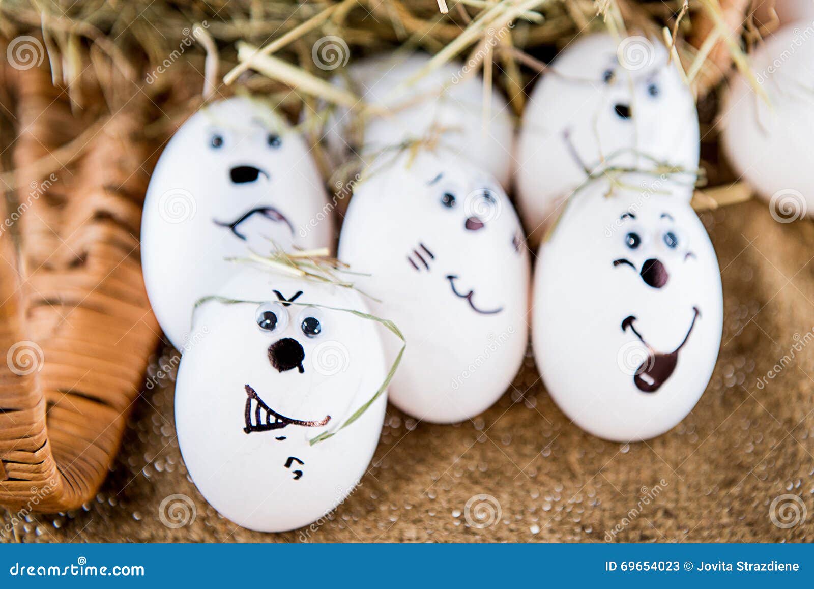 different emotion faces eggs