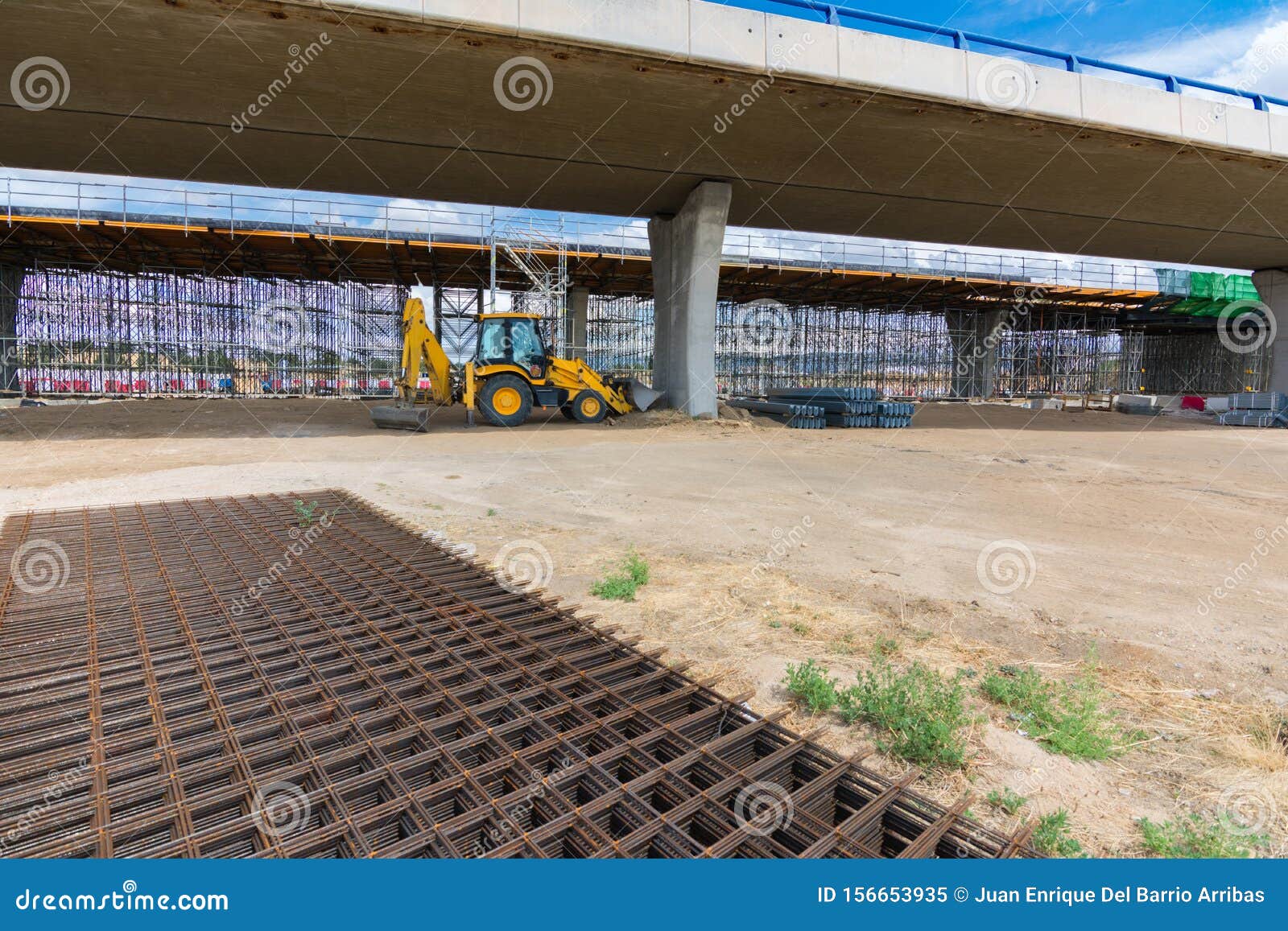 different material for the construction of an overpass on a spanish highway