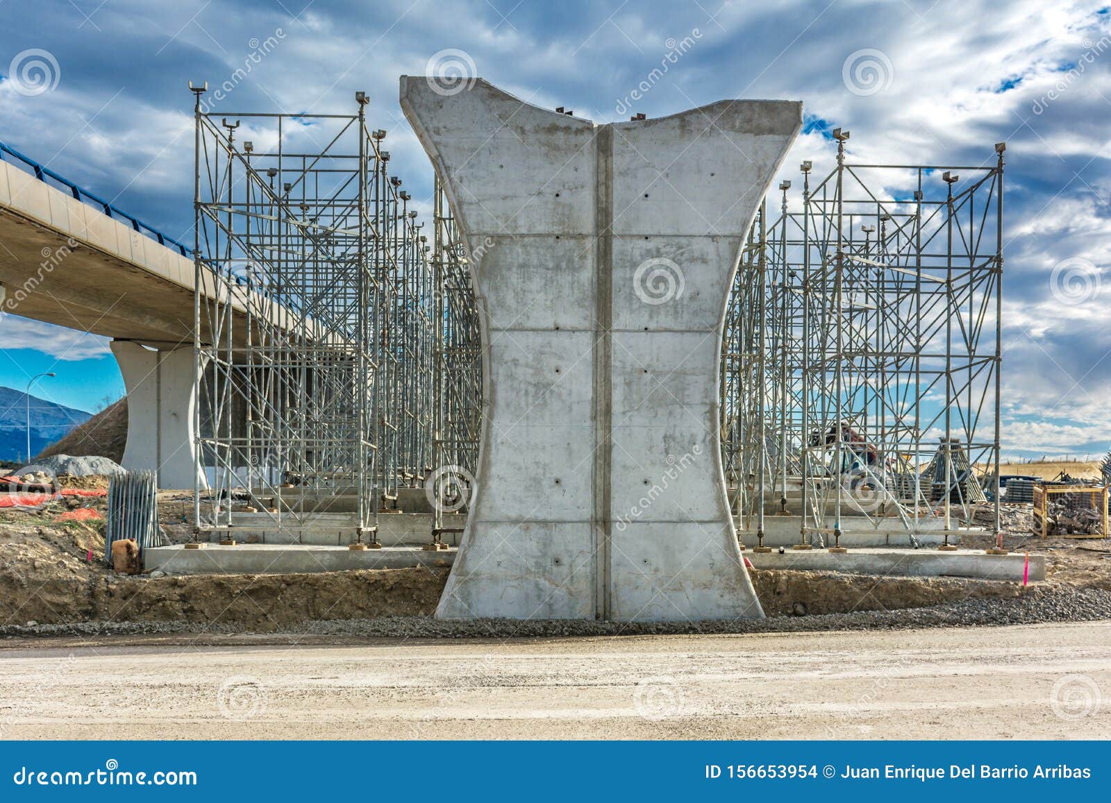 different material for the construction of an overpass on a spanish highway