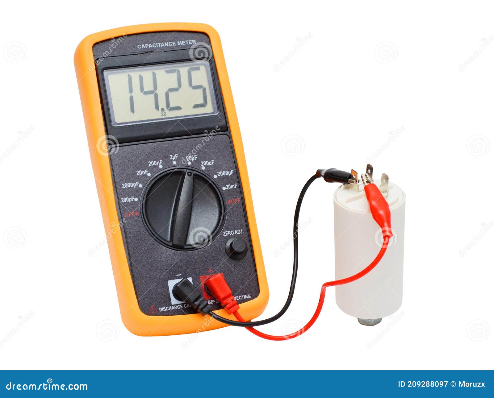 Testing a capacitor with a multimeter 